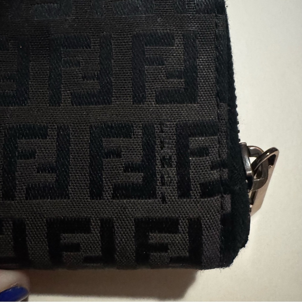 Fendi - Picture 3 of 7